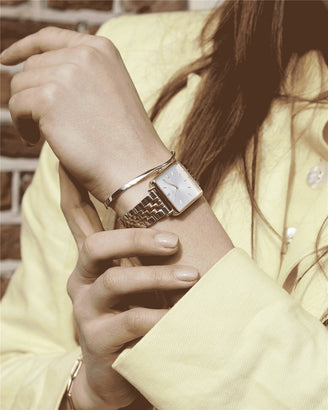 Boxy White Rose Duotone leftcolumn