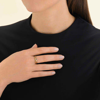 Spiral Chaton Ring leftcolumn