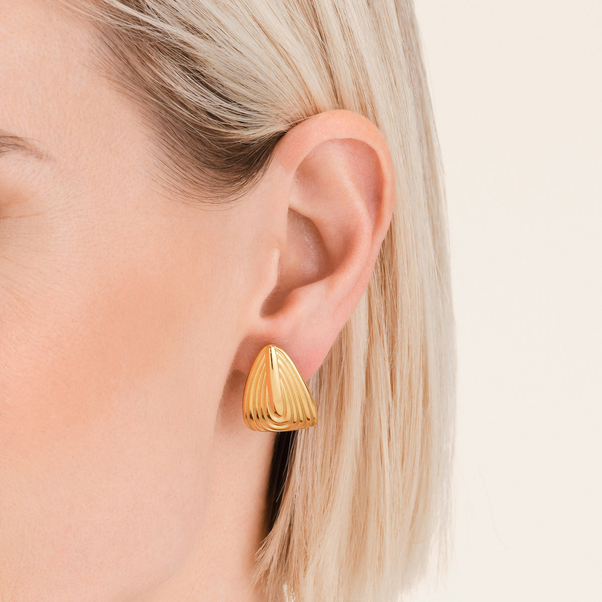 Retro Earrings leftcolumn