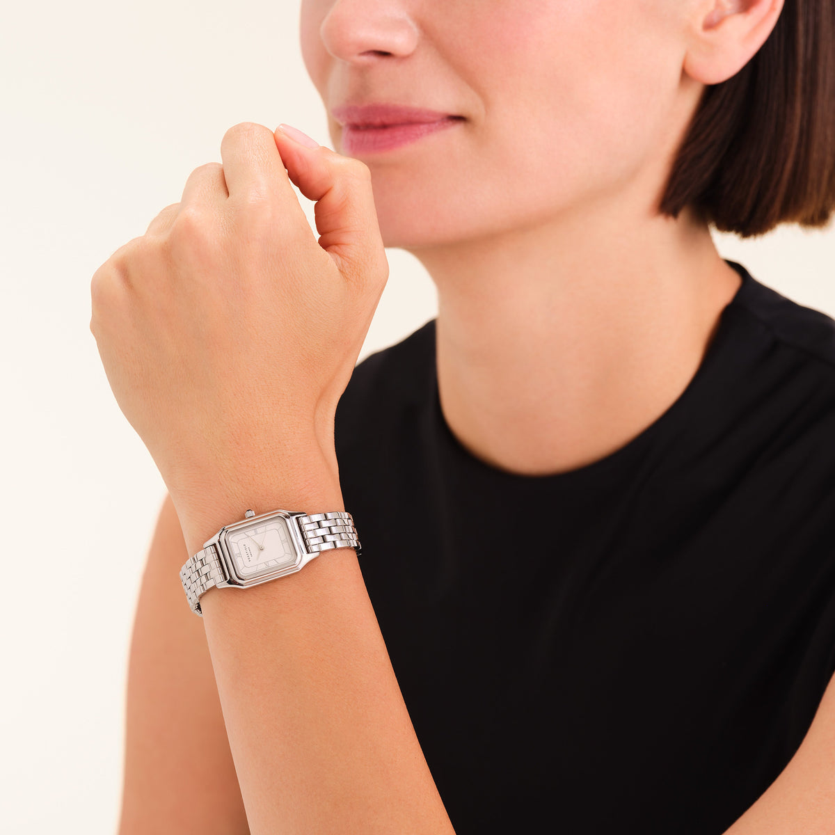 Ivy White Silver - Engraved leftcolumn